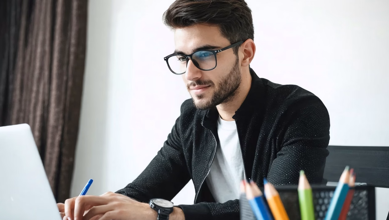 Contrat d&rsquo;apprentissage : avantages et inconvénients pour jeunes et entreprises