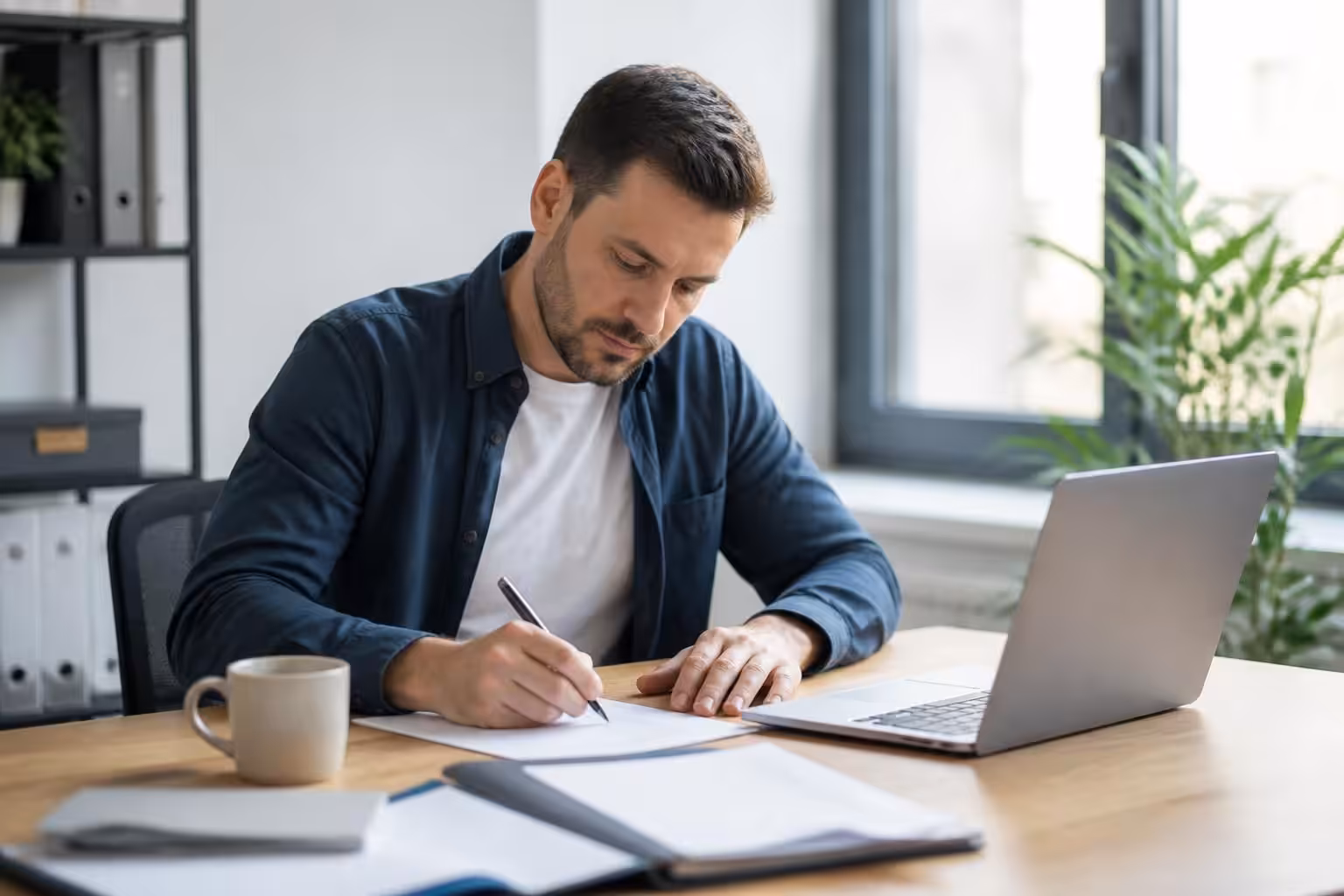 découvrez notre modèle de lettre de demande de congé paternité, simple et efficace, pour faciliter vos démarches auprès de votre employeur.