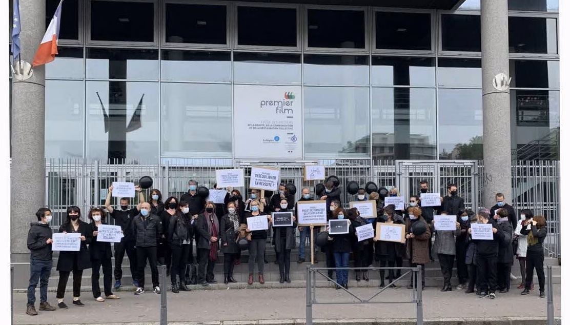 Librairies en péril : licenciements, fermetures et menace de grève à l’horizon pour une rentrée sous tension